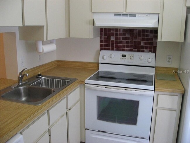 Building Photo - 5644 Gardens Dr