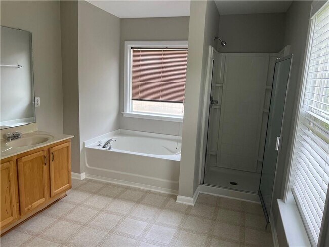 Building Photo - 152 Parkmont Ln