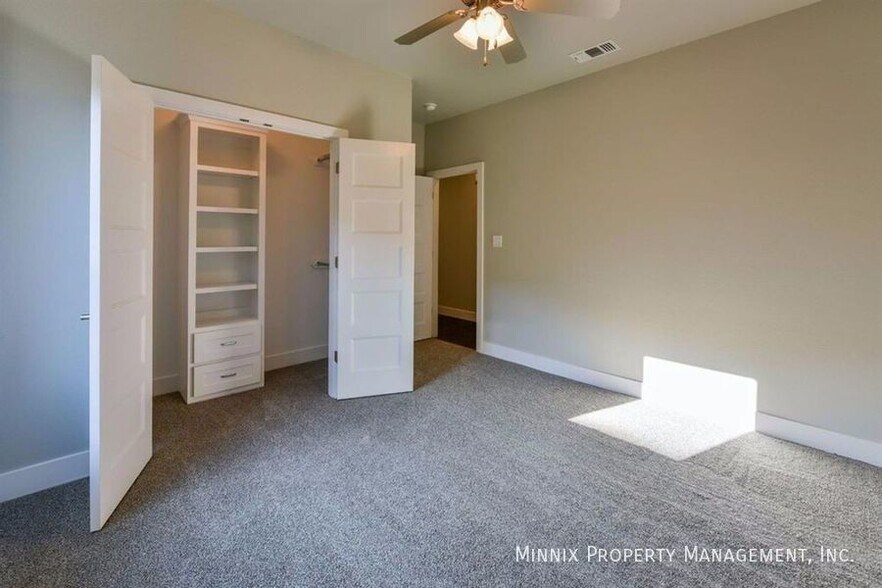 Building Photo - 2103 99th St