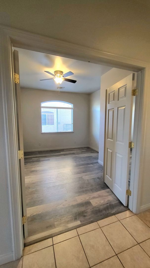 Building Photo - 1101 Bourbon St