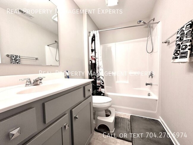 Building Photo - 6511 Wildbrook Dr