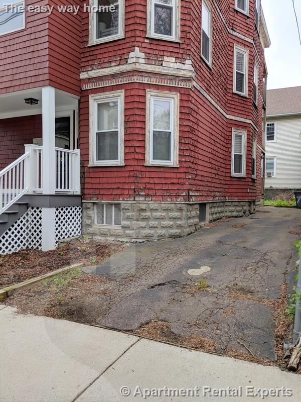 Building Photo - 81 Conwell Ave