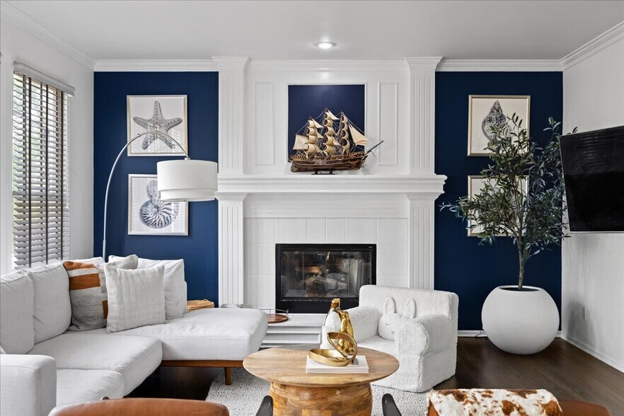 Living Area - 8004 W 146th St