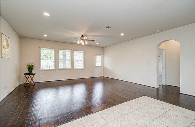 Building Photo - 12319 Gatewood Dr