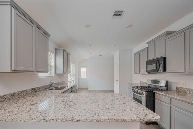 Building Photo - 18439 Summit Ranch Dr
