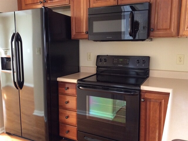 Building Photo - 6685 Wimbledon Dr