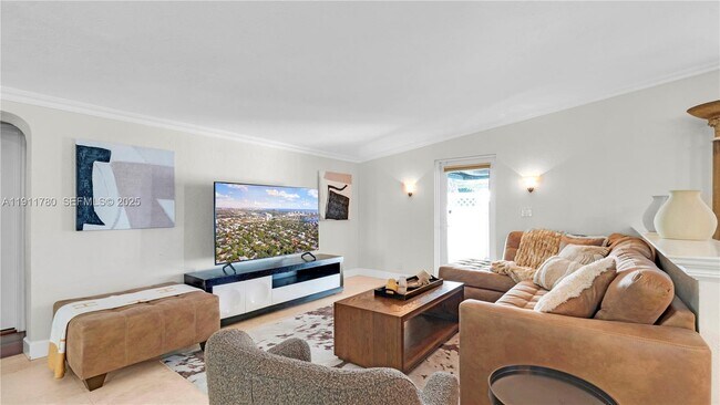 Building Photo - 623 NE 17th Way