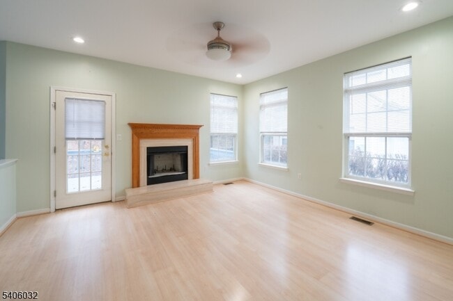 Building Photo - 23 Hansom Rd