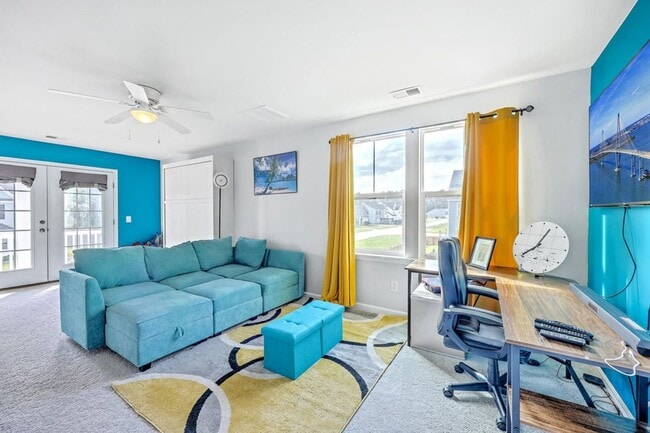 Building Photo - 6 Bedroom, 4.5 Bathroom Home in Cane Bay - Summerville