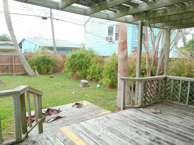 Building Photo - 3425 Monterrey St