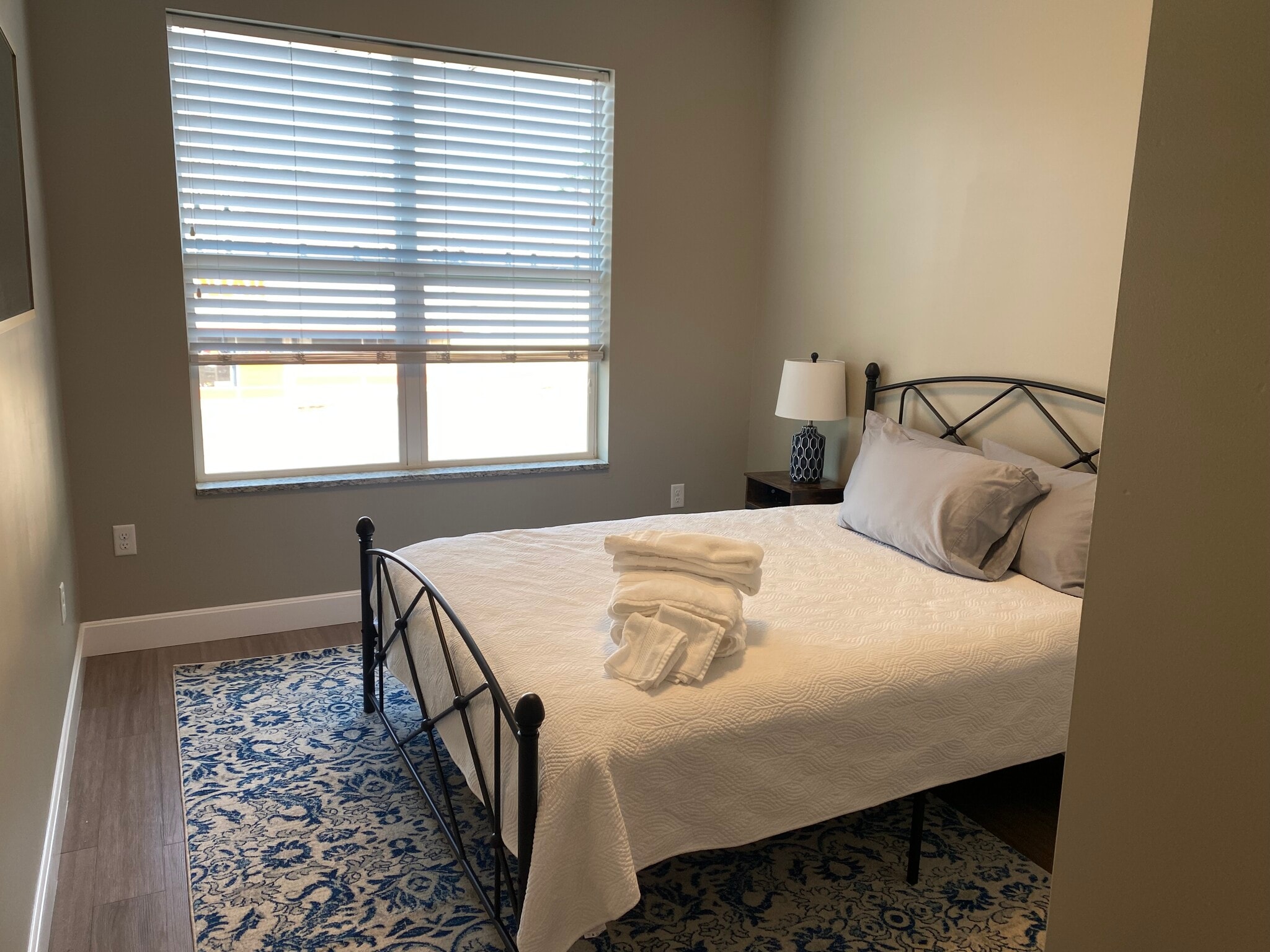 Building Photo - 12 E Carpenter St