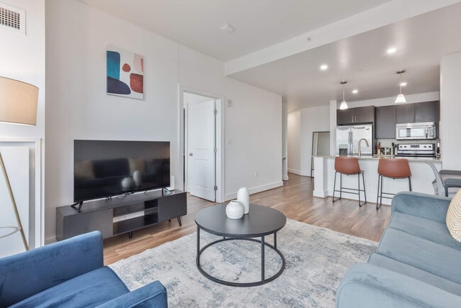 Building Photo - 100 Pier 4 Blvd.