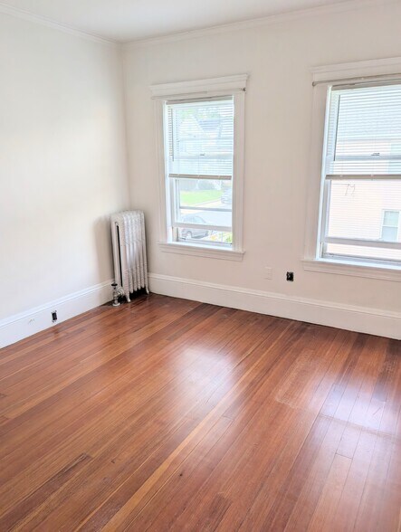 Building Photo - 39 Olcott St