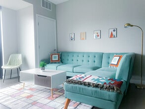 Building Photo - 1400 E Walnut St