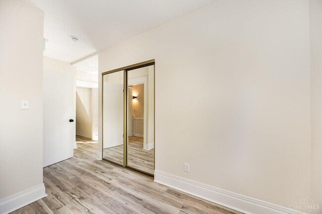 Building Photo - Two Bedroom Available Now and for 26-27 Year!