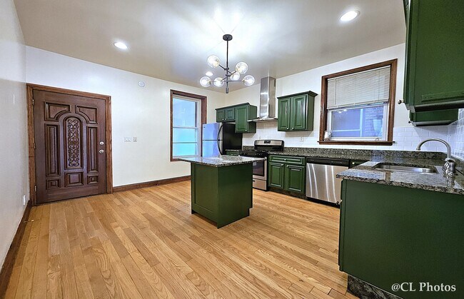 Building Photo - 2307 N Spaulding Ave