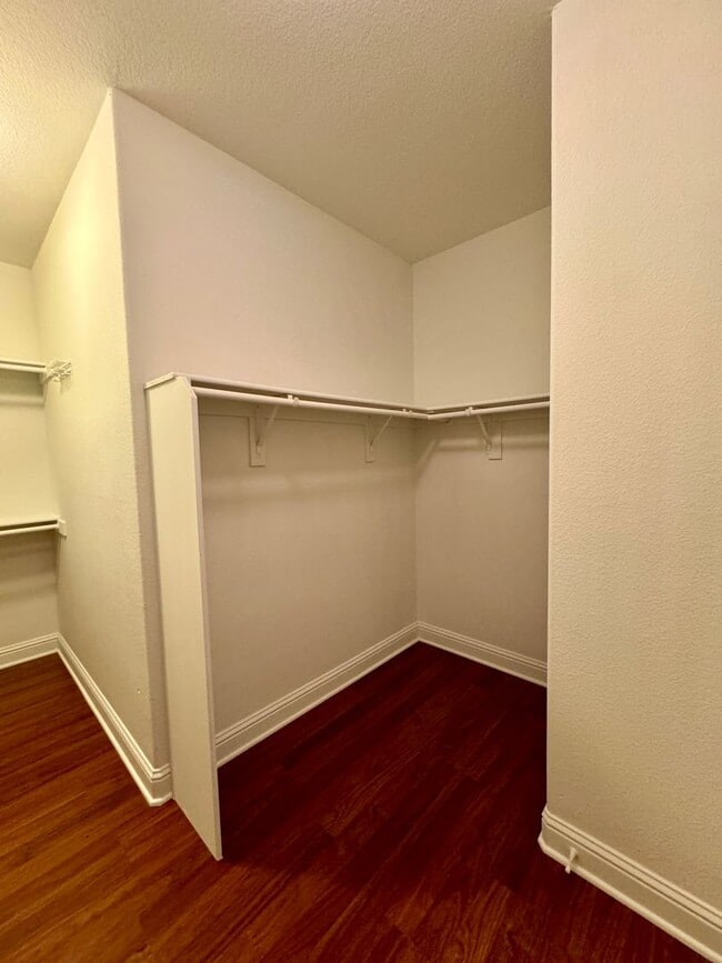 Building Photo - Beautiful Four-Bedroom Home Available in Folsom!