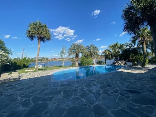 Building Photo - 264 Sukoshi Dr