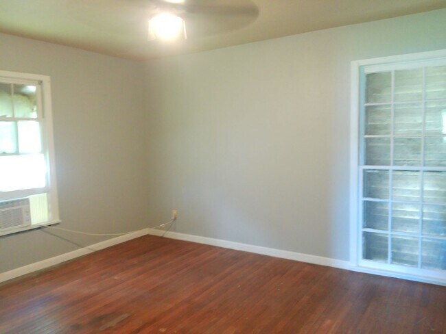 Building Photo - 1722 Tarlton St