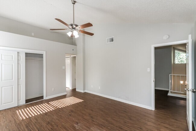 Building Photo - 18711 Droitwich Dr