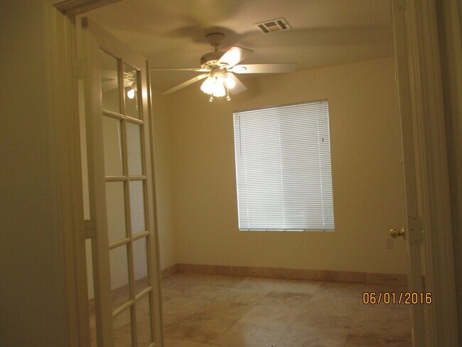 Building Photo - 8452 Boseck Dr