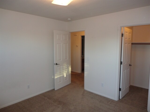 Building Photo - 782 E Christopher St