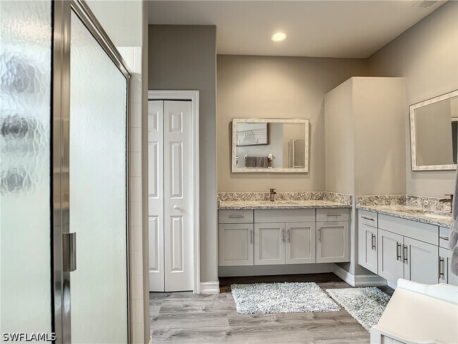 Building Photo - 725 Mainsail Pl