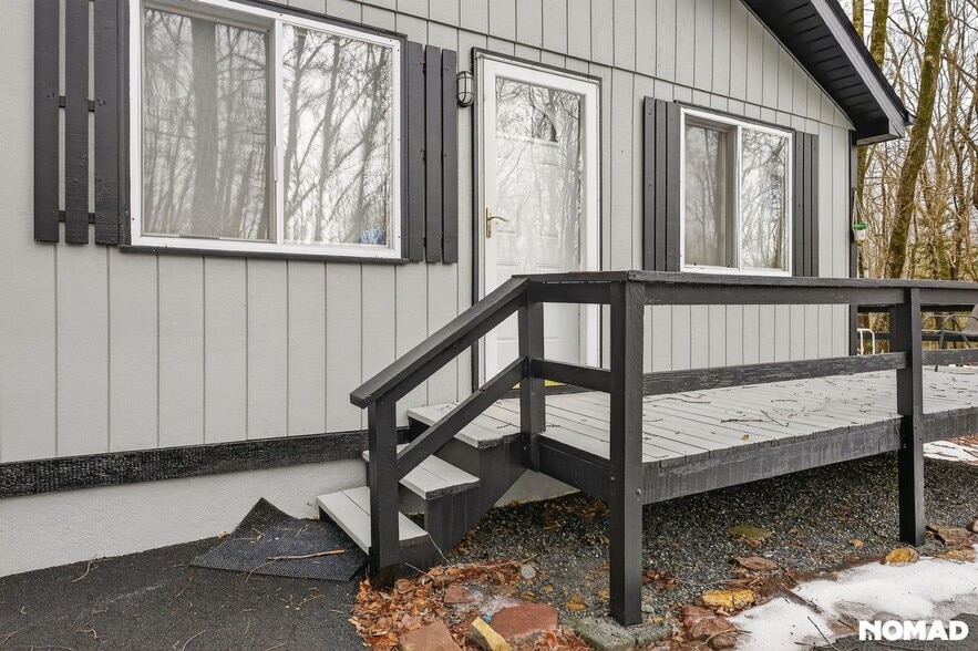 Building Photo - 102 Winding Way