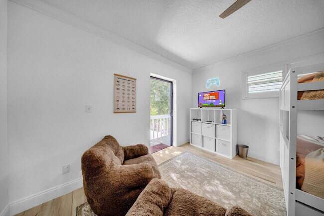Building Photo - 555 S Gulf Dr