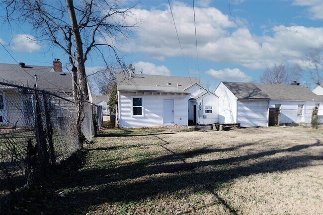 Building Photo - Clean and Pristine 3 Bedroom Home Available for Immediate Move-In!!!