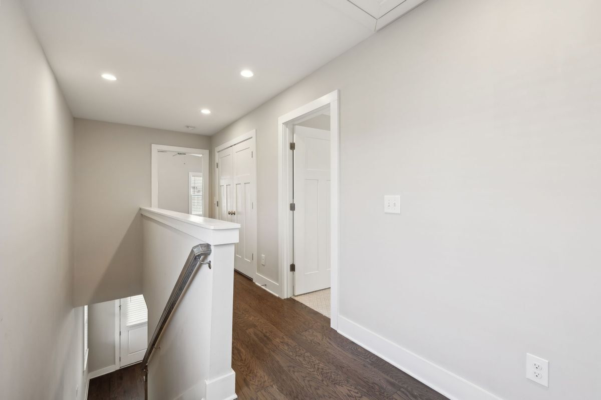 Building Photo - 713 Mill Creek Meadow Dr