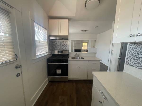 Building Photo - 1625 1/2 W 55th St