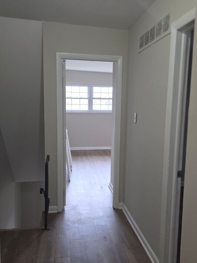 Building Photo - End Unit Townhouse