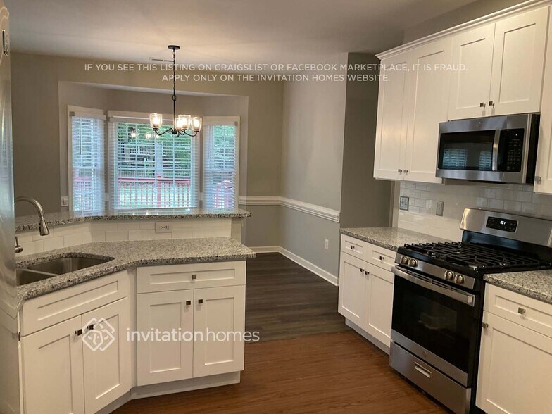 Building Photo - 6437 Dawnmist Ln