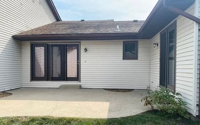 Building Photo - Coming soon! West End rental!