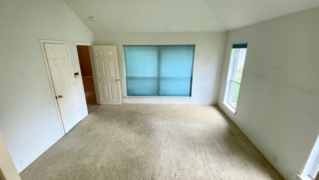 Building Photo - 3130 Birchleaf Dr