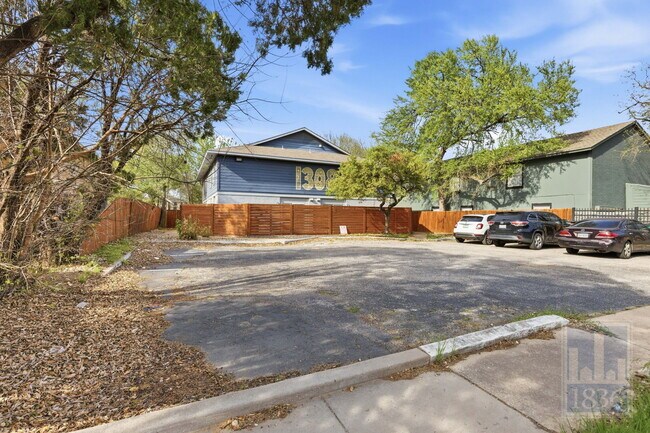 Building Photo - 1308 Southport Dr