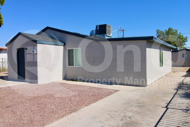 Building Photo - 207 W Ohio St