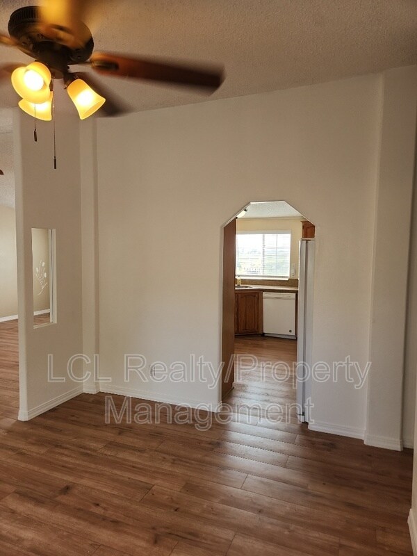 Building Photo - 25795 Leon Rd