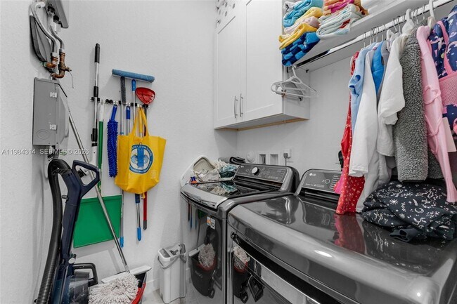 Building Photo - 17805 SW 114th Ct