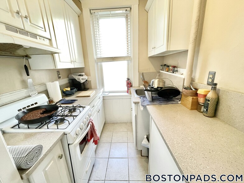 Primary Photo - 131 Park Dr