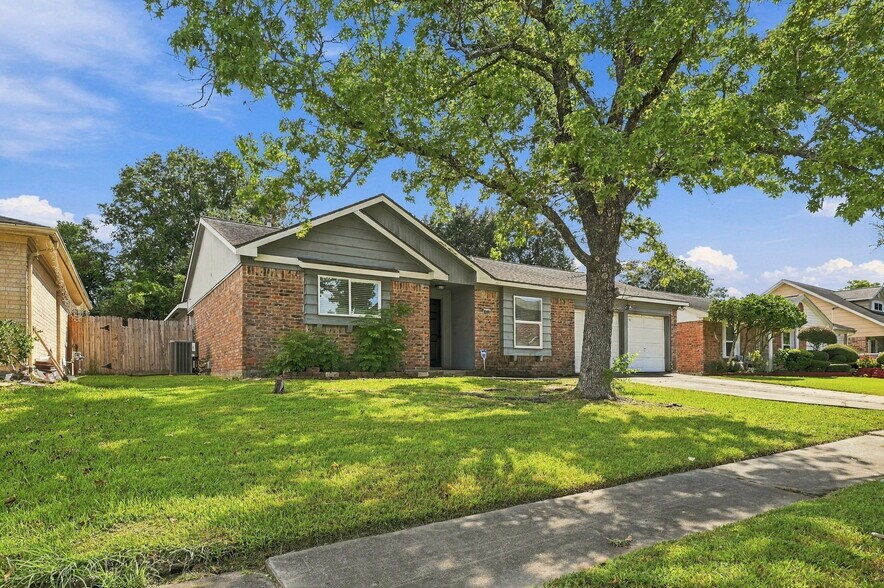 Building Photo - 8339 Carvel Ln