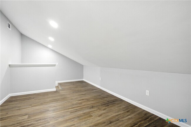 Building Photo - 4005 Midway Dr