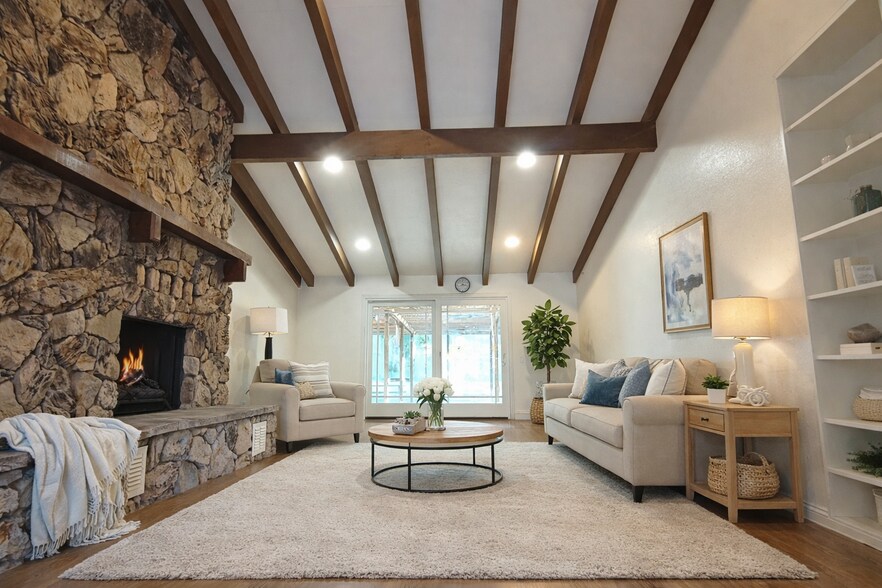 Building Photo - 17381 Canyon Heights Dr