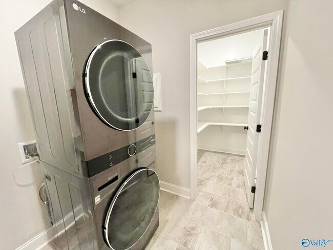 Building Photo - 12821 Hudbug Dr