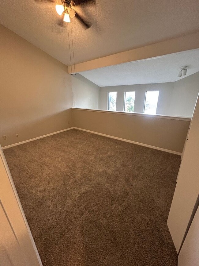 Building Photo - 7414 Fair Oaks Ave