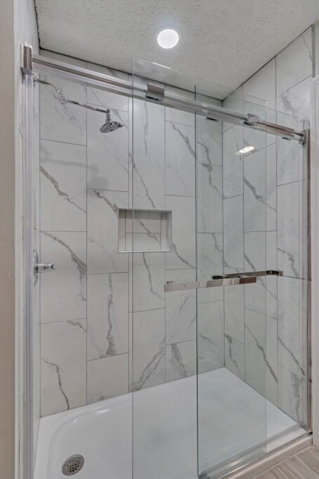 Building Photo - Nicely Renovated Ranch in Richmond Hill with Hard Surface Floors Throughout