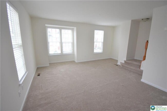 Building Photo - 12 Yellow Rose Ln