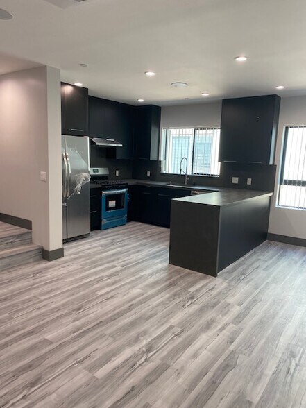 Building Photo - 4930 Laurel Canyon Blvd