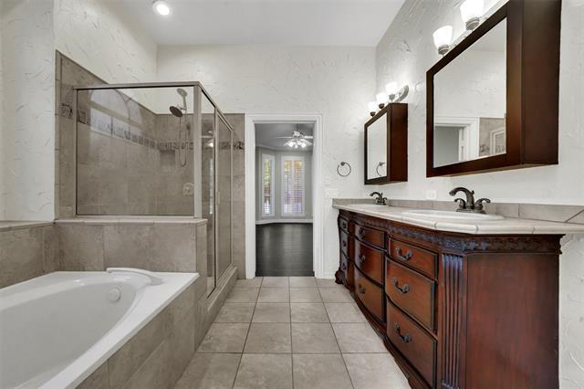 Building Photo - 2117 Argyle Dr